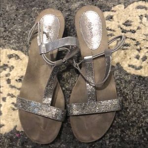 Style & Co Silver Metallic mini wedges 8